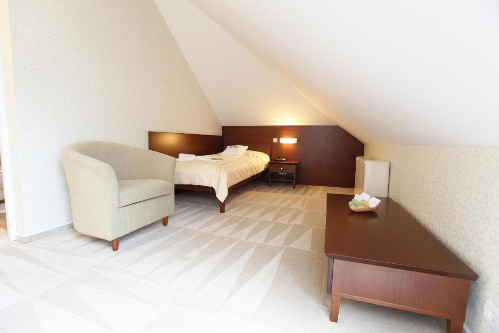 Hotel Sandor Pavillon Пиещани Стая снимка