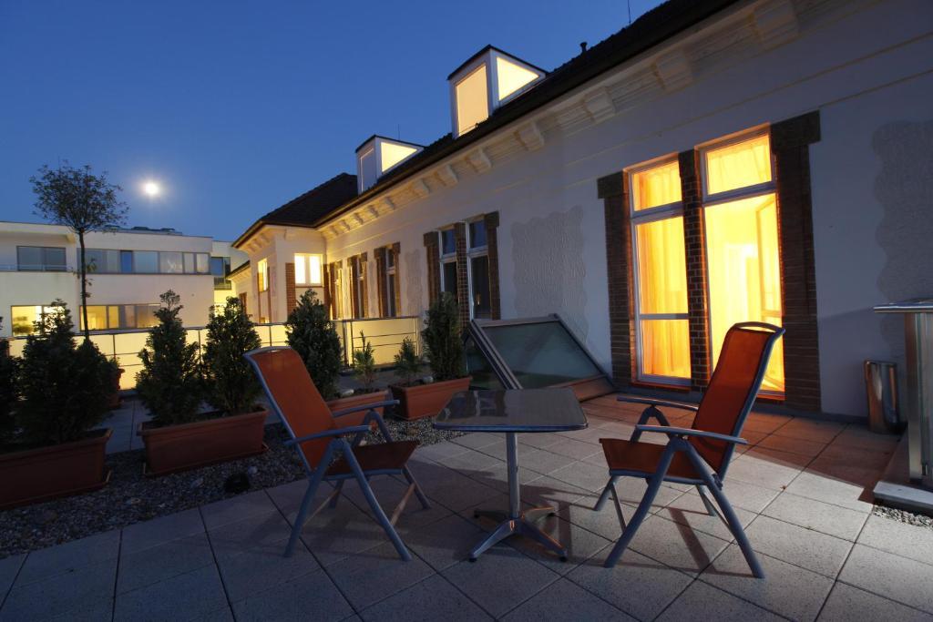 Hotel Sandor Pavillon Пиещани Стая снимка