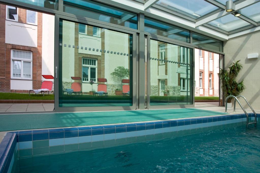 Hotel Sandor Pavillon Пиещани Екстериор снимка