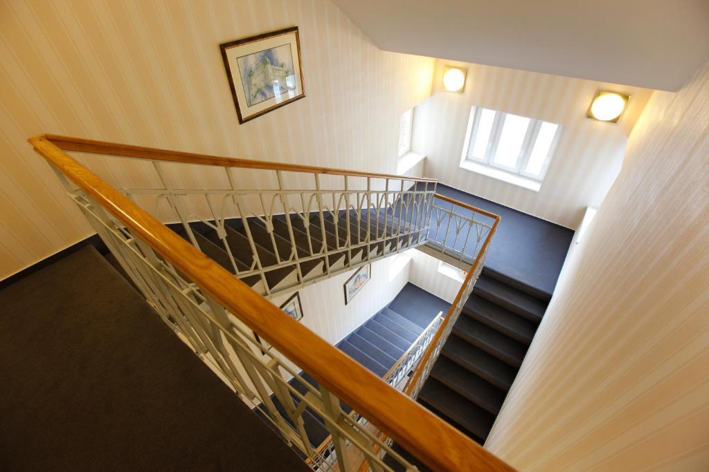 Hotel Sandor Pavillon Пиещани Екстериор снимка